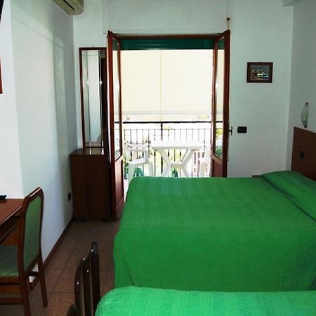 Hotel Ferrara San Benedetto del Tronto Exteriör bild