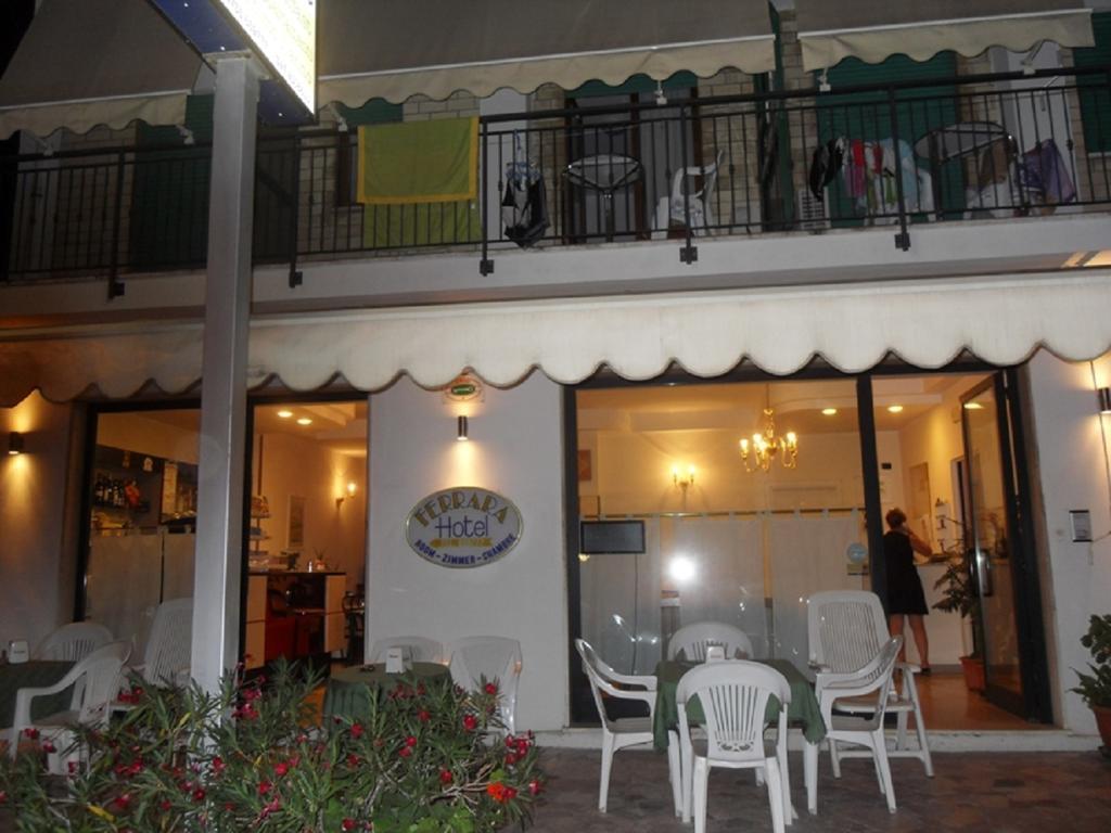 Hotel Ferrara San Benedetto del Tronto Exteriör bild