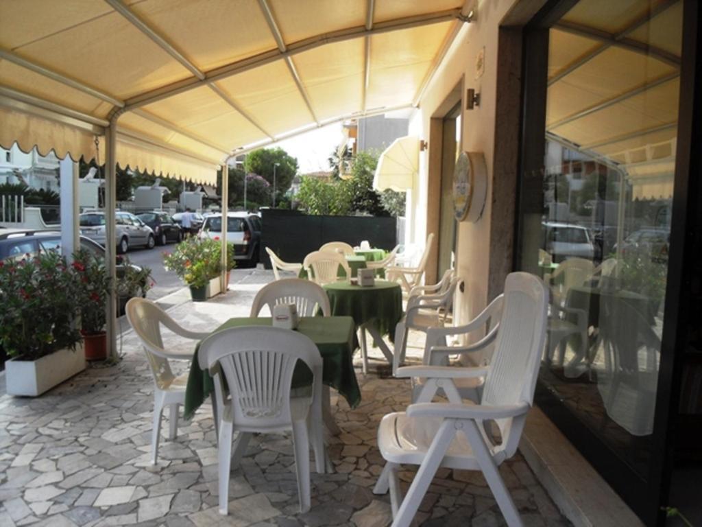 Hotel Ferrara San Benedetto del Tronto Exteriör bild