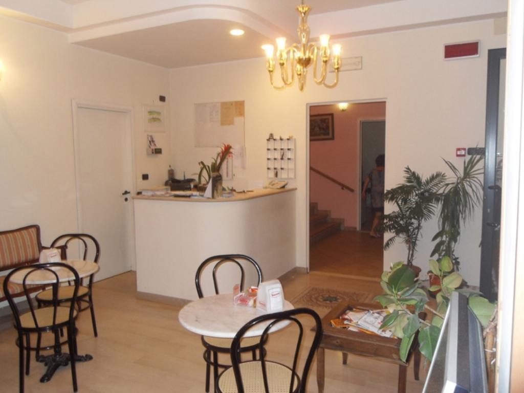 Hotel Ferrara San Benedetto del Tronto Exteriör bild