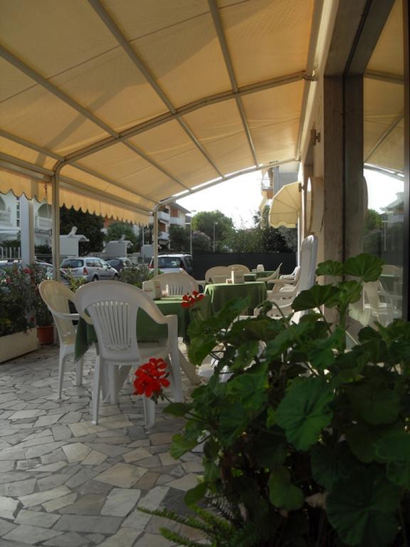 Hotel Ferrara San Benedetto del Tronto Exteriör bild
