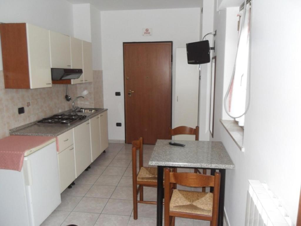 Hotel Ferrara San Benedetto del Tronto Rum bild