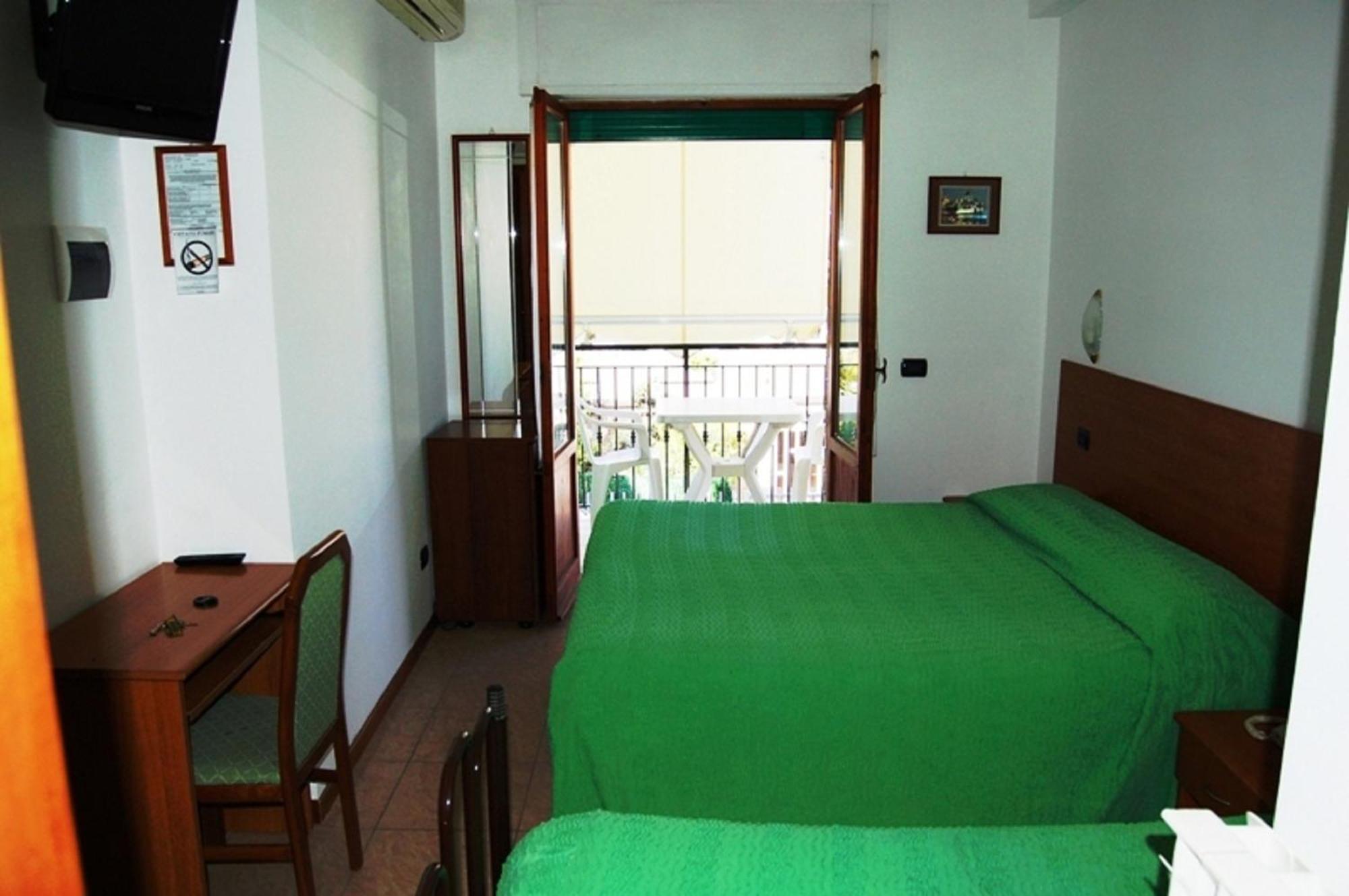 Hotel Ferrara San Benedetto del Tronto Exteriör bild