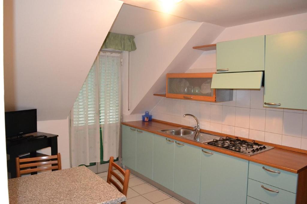 Hotel Ferrara San Benedetto del Tronto Rum bild
