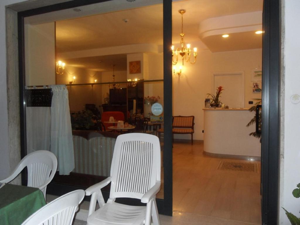 Hotel Ferrara San Benedetto del Tronto Exteriör bild