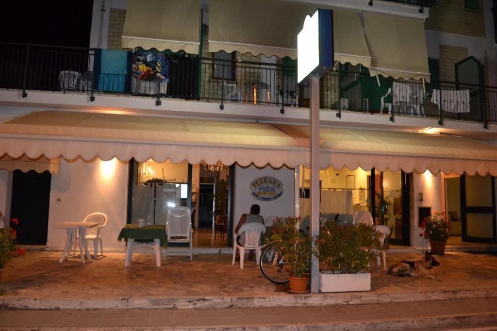 Hotel Ferrara San Benedetto del Tronto Exteriör bild